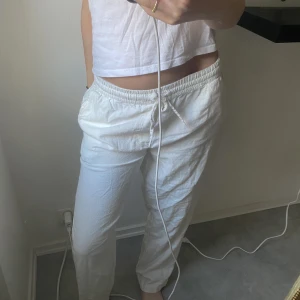 Linnebyxor - Jätte fina linnebyxor från lager 157. Jätte skönt material speciellt på sommaren Använda ett par gånger. 