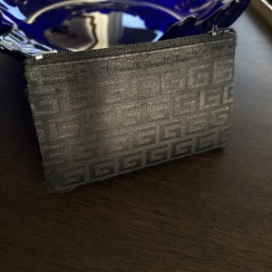 Korthållare liten svart - Korthållare i tyg med dragkedja Liten Svart 