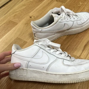 Nike air force  - Använda air force men fortfarande väldigt hållbara och fina! 