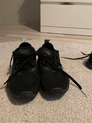 Snygga skor - Dom här också låg bara i min låda så jag tvätta dom och nu säljer jag dom