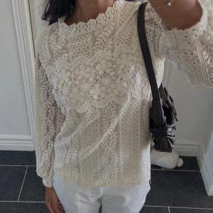 Blus - Säljer min fina blus eftersom att den inte kommer till min användning