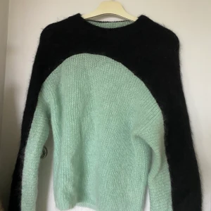 Stickad tröja - Stickad tröja från otherstories i storlek S