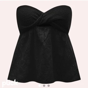 Topp -  Denna dupe toppen från shein som ska likna zara toppen. Har använt typ 2-4 gånger inget mer än de. Super bra skick. (Hjälper en vän)