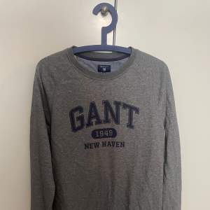 Gant New Haven tröja i storlek M, säljer då den inte kommer till användning. Bra skick