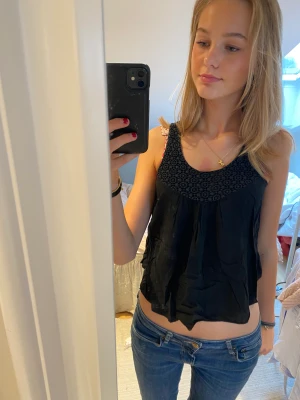 Svart blus/topp - Sååå fin svart topp! 