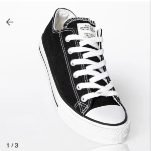 Skor - Säljer dessa i storlek 38, använda Max 3-4 gånger! I gott nyskick