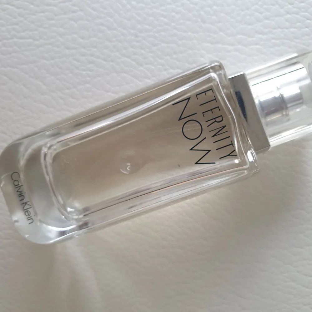 Säljer min Eternity now från Calvin Klein 50ml.   Endast testad. Nyskick. . Övrigt.