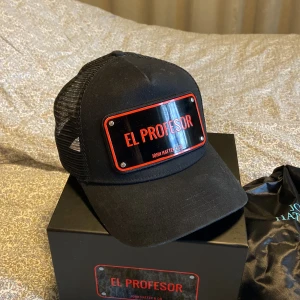 John Hatter & CO Keps - Säljer denna keps från John Hatter & Co. Den är i använt men bra skick. Hör av er vid funderingar! 