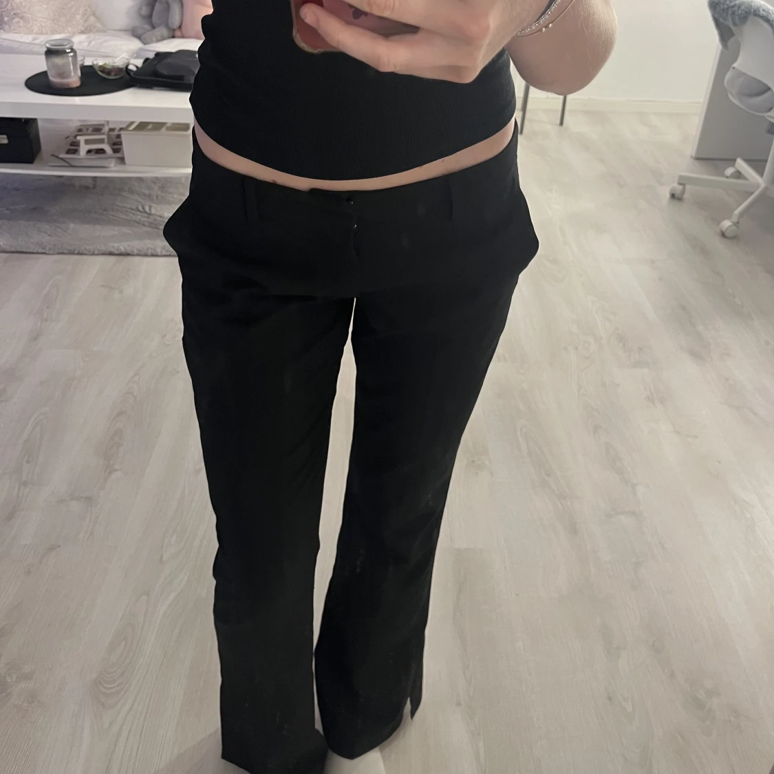 lågmidjade kostymbyxor