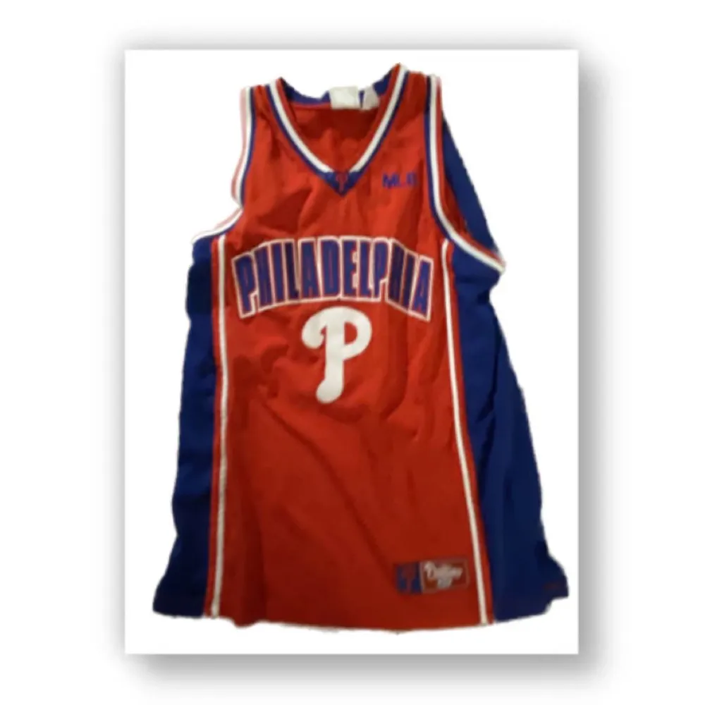 Vintage Philadelfia linne lee sport.               Phillies. Hoodies.