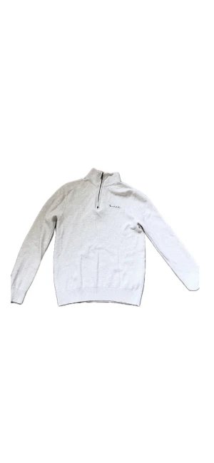 Bondelind half zip - Half zip från bondelid. Nypris ca 700. Skick: 9/10 inga skavanker. Hör av er för frågor