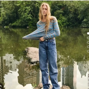 Randig tröja - Säljer denna tröja från zara! Kontakta vid frågor eller intresse💜 