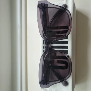 Chimi ginger  - Chimi 005 ginger Aldrig använda då jag tycker de är för stora på mig. Kan tänka mig att byta mot 006 ( cateye) 🥰