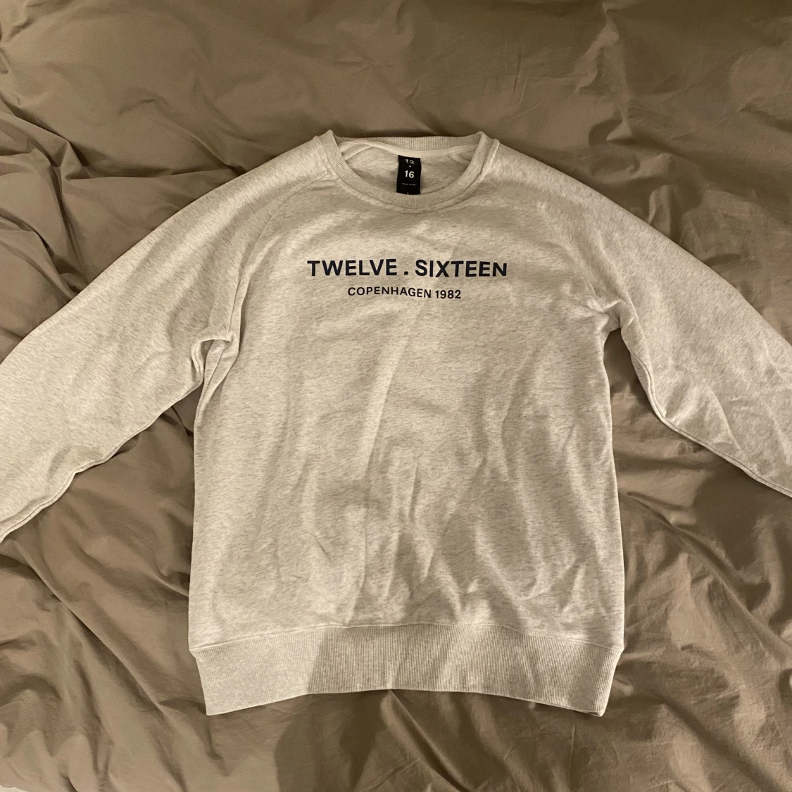 Sweatshirt Twelve.Sixteen