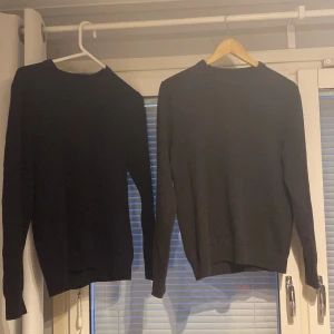 2 stycken Theseglorydays merinoulltröjor - Två stycken theseglorydays merinoull tröjor i fint skick. Säljes för att de inte passade. Är storlek M men passar mer som en S. En är brun och den andra är mörkblå. Nypris runt tusenlappen per tröja och säljer för 700 för båda eller en för 400kr 