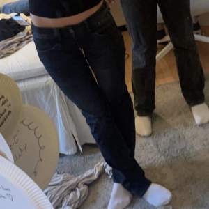 Säljer min Herrlicher jeans då de inte kommer till användning längre, inga defekter. Nypris 1 300