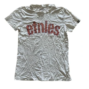 Etnies T-shirt  - Vintage etnies T-shirt 