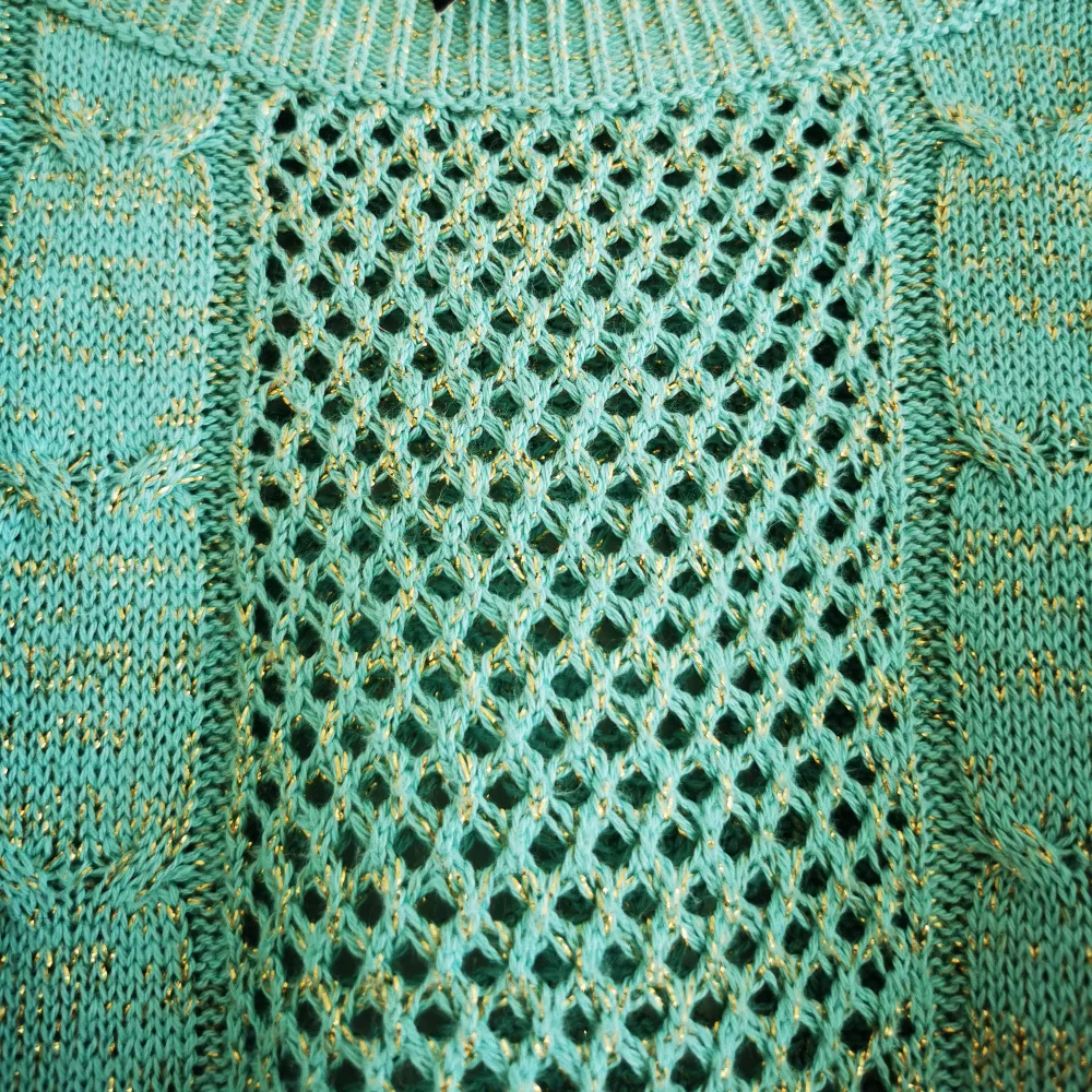 Summer sweater from Materia size S. Very few times worn . Stickat.