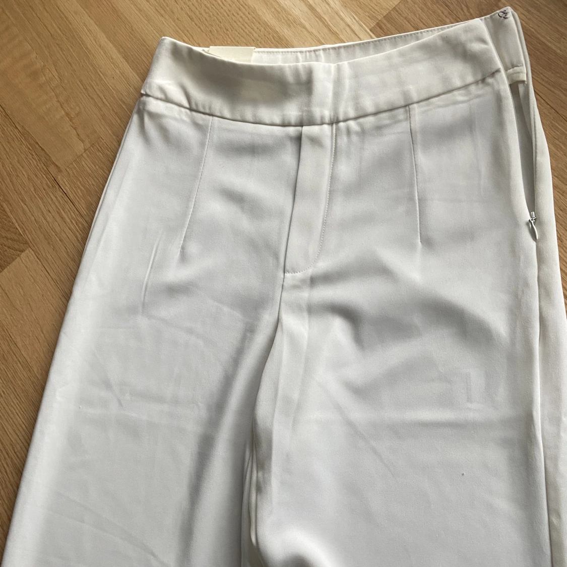Vita kostymbyxor  - 90