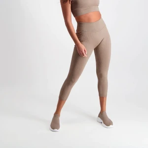 Aimn tights  - Kollar intresset på dessa tights i 7/8 längd. Storlek XS. De är endast testade och förpackning finns kvar. Nypris: 599kr  (Bild från aimn) 