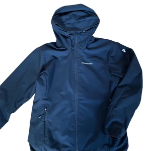 Peak Performance Jacka - Galet snygg peak performance jacka likt arcteryx modellen. Bara att skriva för fler bilder🙌🤝🏻