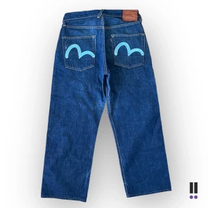 baggy evisu jeans - baggy evisu jeans seagull. 💜midja, 38cm 💜tag, 31x35 💜ytterben, 93cm 💜innerben, 63cm 💜benöppning, 22cm 