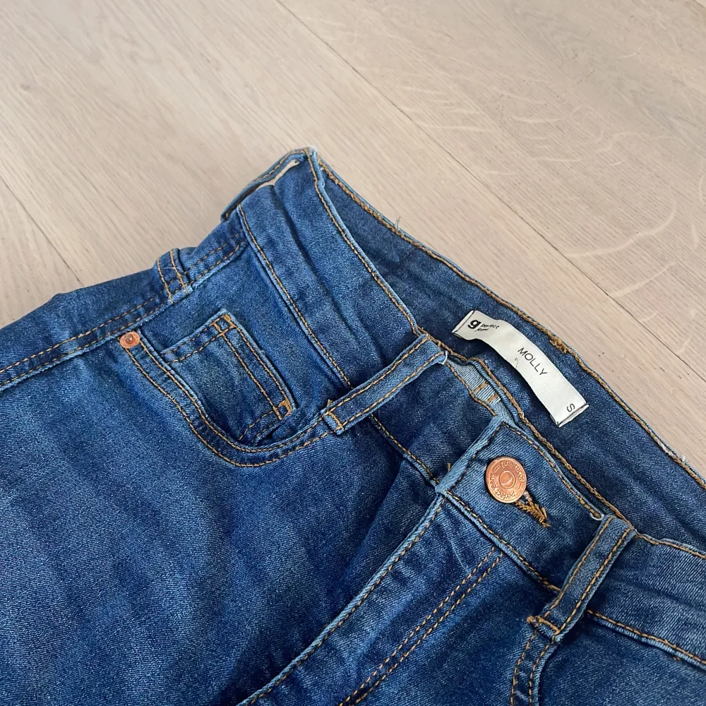 Ett par fina byxor nästan aldrig andvända. Jeans & Byxor.