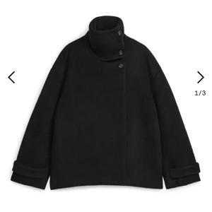 Arket kappa - Hej denhär kappan från arket strl 36. 1100kr🤙🏼