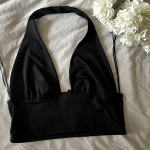 Topp  - Supersnygg topp passar både till fest och vardags!  39kr