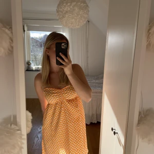 Blommig klänning  - Fin blommig klänning till sommaren💓