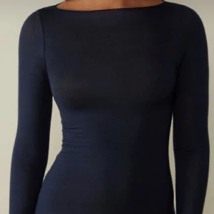 Intimissimi tröja  - Intimissimi tröja i mörkblå färg!💘💘