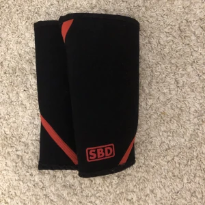 SBD skydd storlek s - Säljes för 500kr i bra skick. Nypris 799kr. Storlek small 