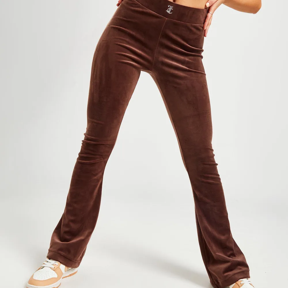 Juicy couture brown diamanté slim flare pants. Brand new with tag.  retail price 918 SEK. Jeans & Byxor.