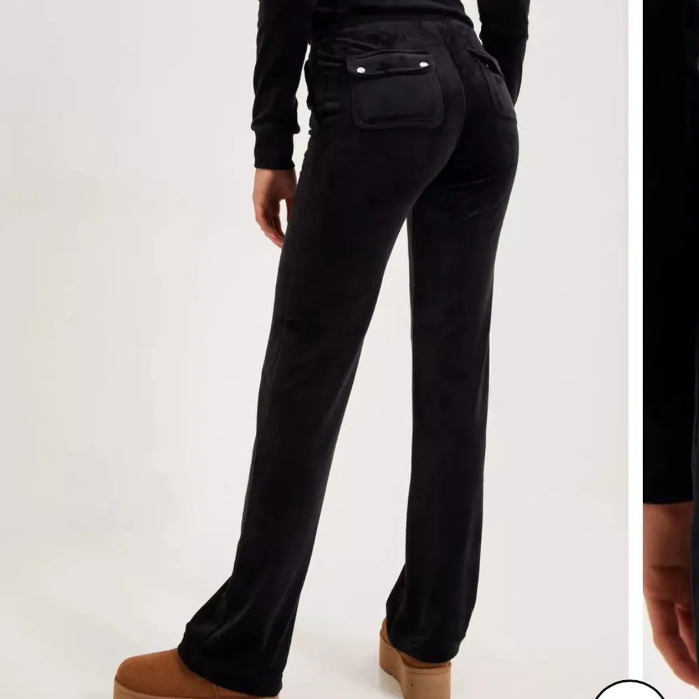 Säljer mina svarta juicy couture byxor, nypris 1200kr säljer för 800kr, användt få gånger, storlek S(pris kan diskuteras) . Jeans & Byxor.