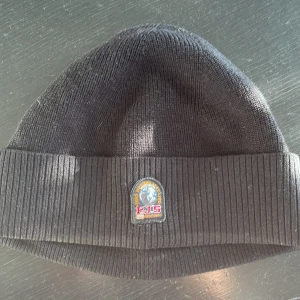 Parajumpers mössa - Använd ett fåtal gånger, onesize 