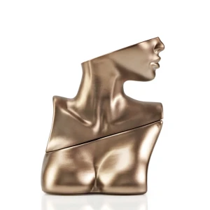 Billie Eilish parfym - Säljer nu min billie parfym på 50ml då jag köpte den utan att ha luktat på den innan å sedan märkte att det inte var min typ av doft🙃använt typ 5 spurt så i pricip hela kvar! Ny säljs för runt 500-700