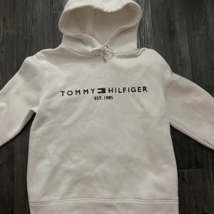 Tommy Hilfiger Hoodie  - Helt oanvänd Tommy Hilfiger hoodie
