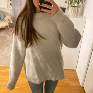 Stickad tröja  - Super mysig stickad tröja från zara🥰