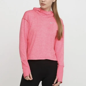 Träningströja Nike - Träningströja med huva från Nike i storlek XS. I bra skick förutom en söm som gått upp lite i ena mudden (se bild 3). Tryck gärna på "köp nu".