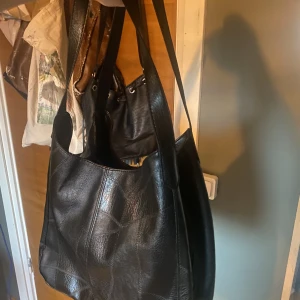 Väska - Skit snygg väska! 115 + frakt (59kr)