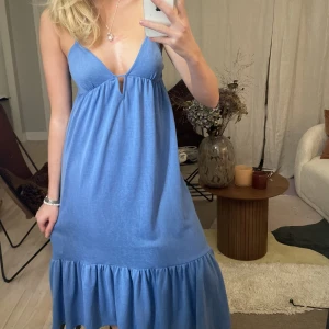 Blå långklänning - Långklänning i fin blå färg💙