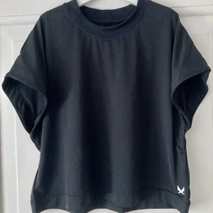 Sporttop Soc, helt oanvänd - Helt oanvänd sporttop från Soc i storlek 158-164