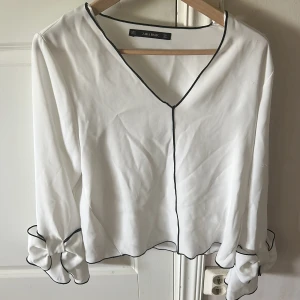 Blus  - Vacker blus från zara  Storlek s/m 