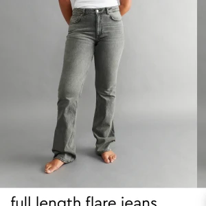 Jeans - Gamla favorit jeans men känner att dom inte passar mig längre, köpte för 399kr men nu säljs dom för 499kr på hemsidan💗
