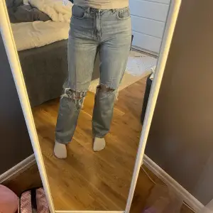 90s high waist jeans från Gina Tricot i bra skick. Köparen står för frakten💗💗