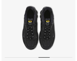 Nike tuned 3 - Hel svarta Nike skor, köptes i Danmark för drygt 2 år sedan. Ingen slit på skorna och är i väldigt bra skick. Köpt för 1799kr