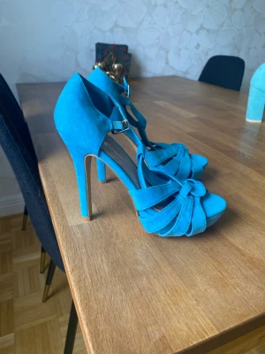 Klackar - Turkosa klackar som jag aldrig använt