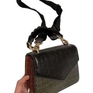Väska i krokodilimitation  - Väska från Beck Söndergaard i gott skick. Kan mötas i centrala Stockholm elr posta❤️