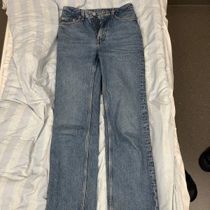 Weekday jeans - Modell voyage. Strl 25/32. I mycket fint skick