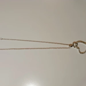 Hjärt halsband i silver!  - Hjärt halsband i silver för endast 70 kr. Ej Använd! 